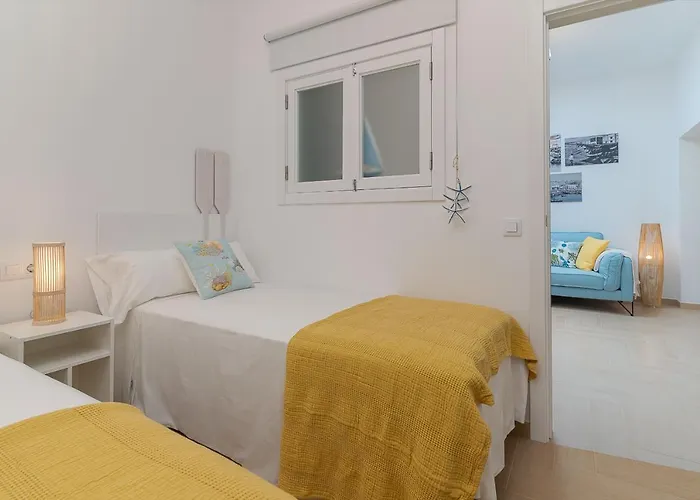 Vista Al Muelle By Hh