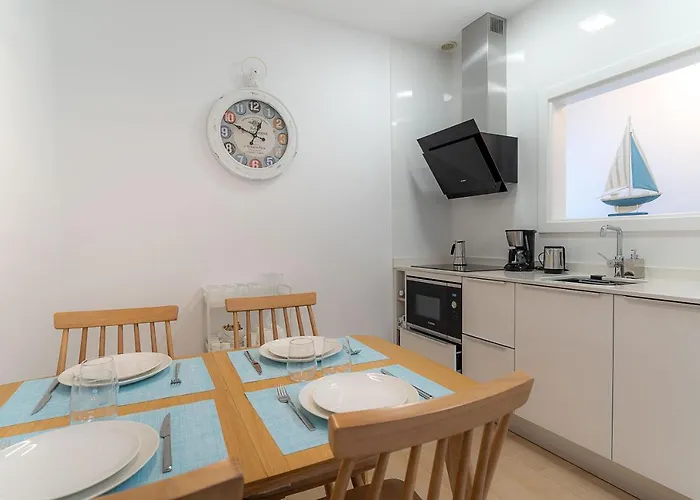 Vista Al Muelle By Hh Puerto del Carmen (Lanzarote)